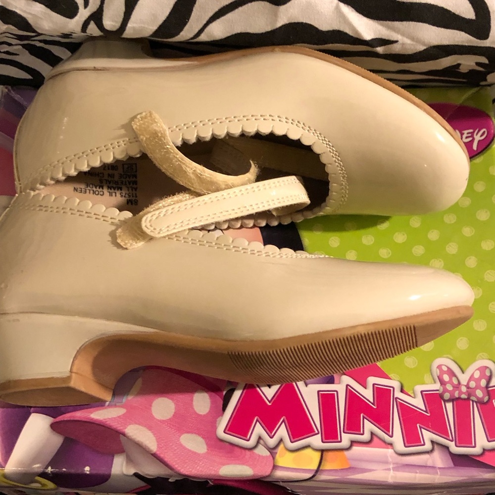 Shoes - Picture 6 of 6